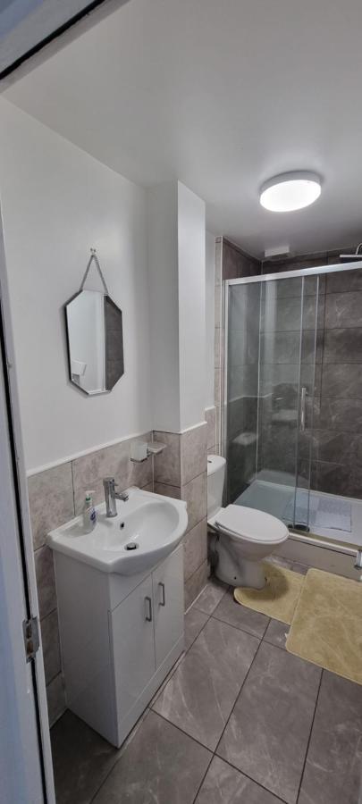 Vh Premier Flat 3 Apartment กิลลิงแงม ภายนอก รูปภาพ