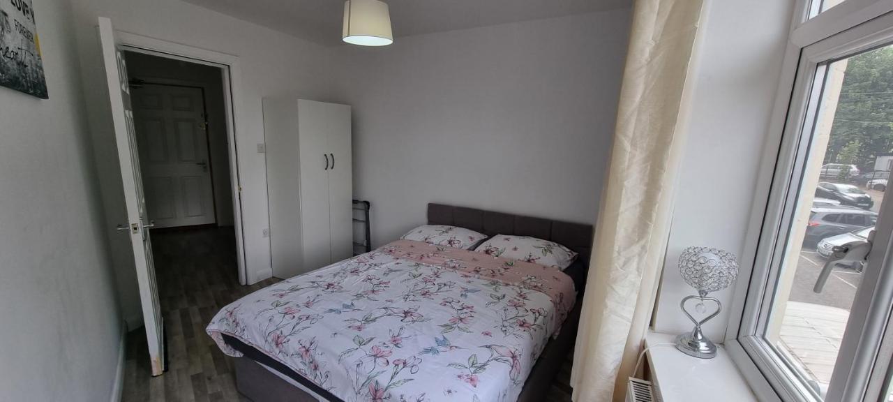 Vh Premier Flat 3 Apartment กิลลิงแงม ภายนอก รูปภาพ